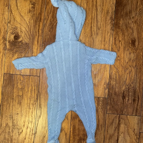 Max Studio Baby 3-6 month sweater onesie with feet - Picture 3 of 5